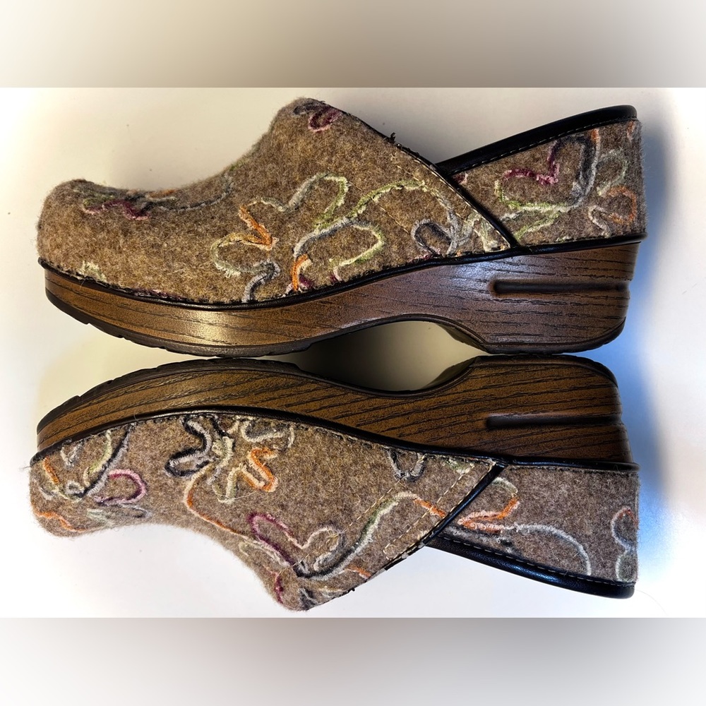 DANSKOS FABRIC CLOGS US 6.5 Women Wooden Wedge Shoe Whimsical Cottage-core UK 37